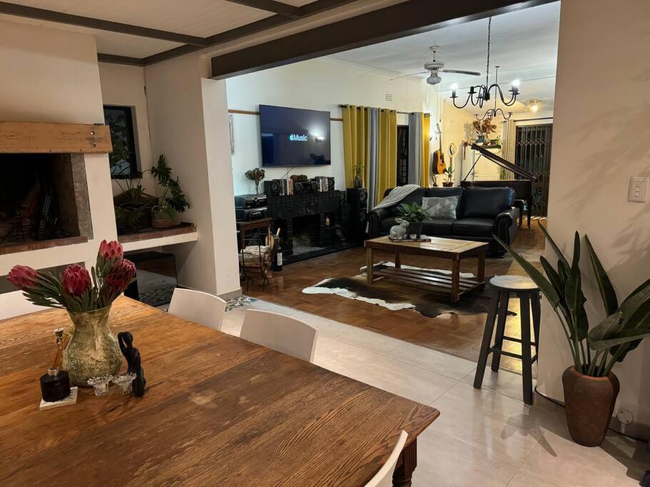 Cosy With An Ocean Breath! Holiday home Cape Town