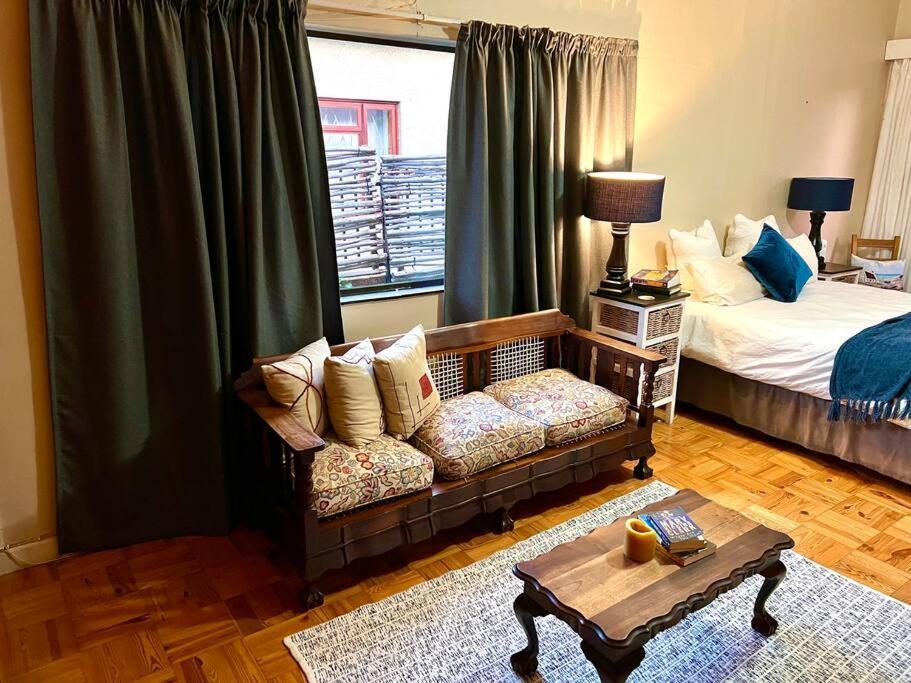 Cosy With An Ocean Breath! * Cape Town